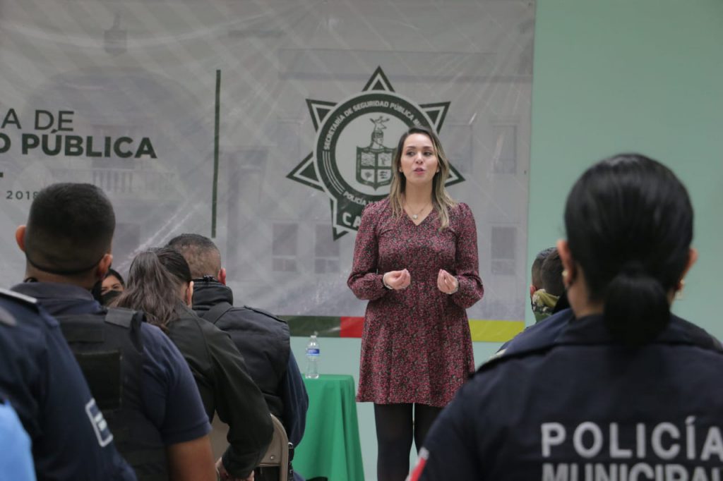 CAPACITAN A LA POLICÍA MUNICIPAL Y DIVERSAS CORPORACIONES PARA BRINDAR UN MEJOR SERVICIO A LOS CAJEMENSES