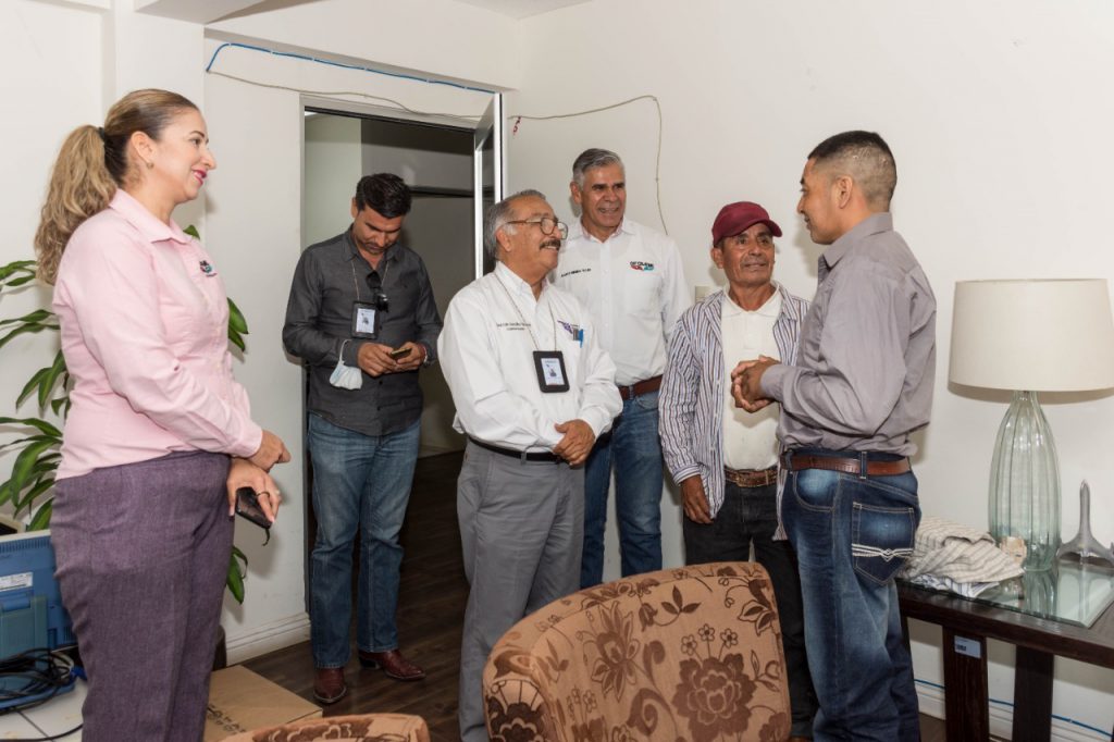 TRAS 20 AÑOS SEPARADOS, OLEGARIO SE REÚNE CON SU FAMILIA POR INTERVENCIÓN DEL DIF CAJEME