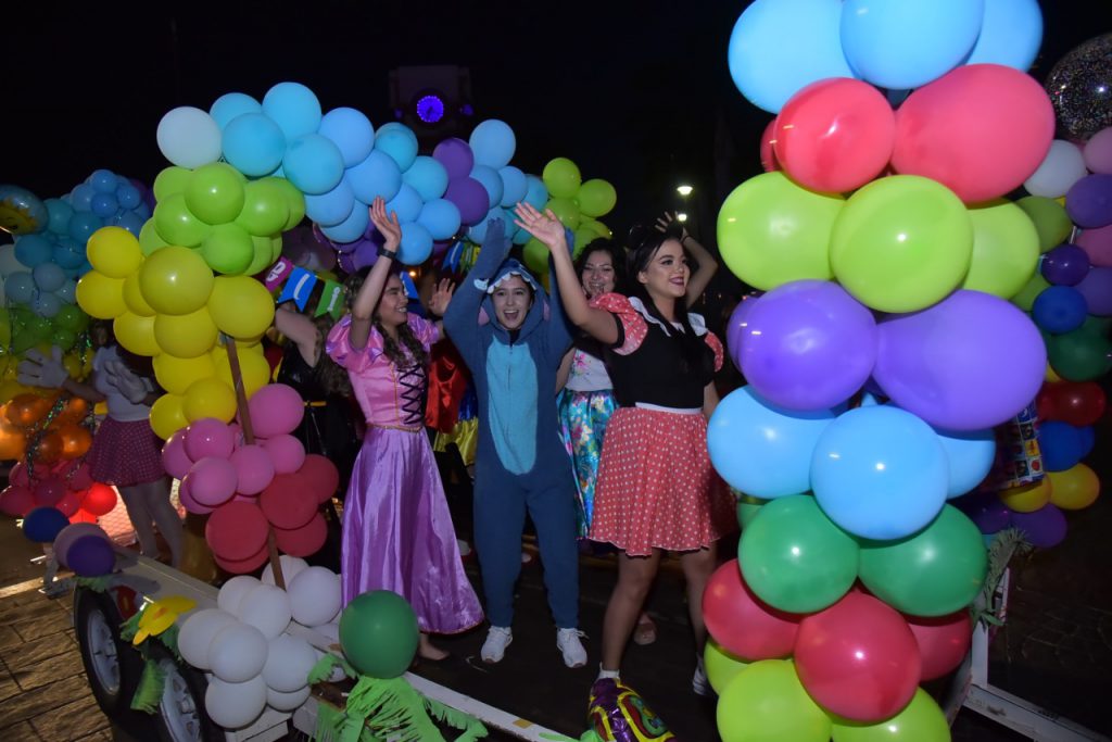 DAN BIENVENIDA ALCALDE Y PRESIDENTA DE DIF A DESFILE MISIÓN RESCATE POR TUS VALORES