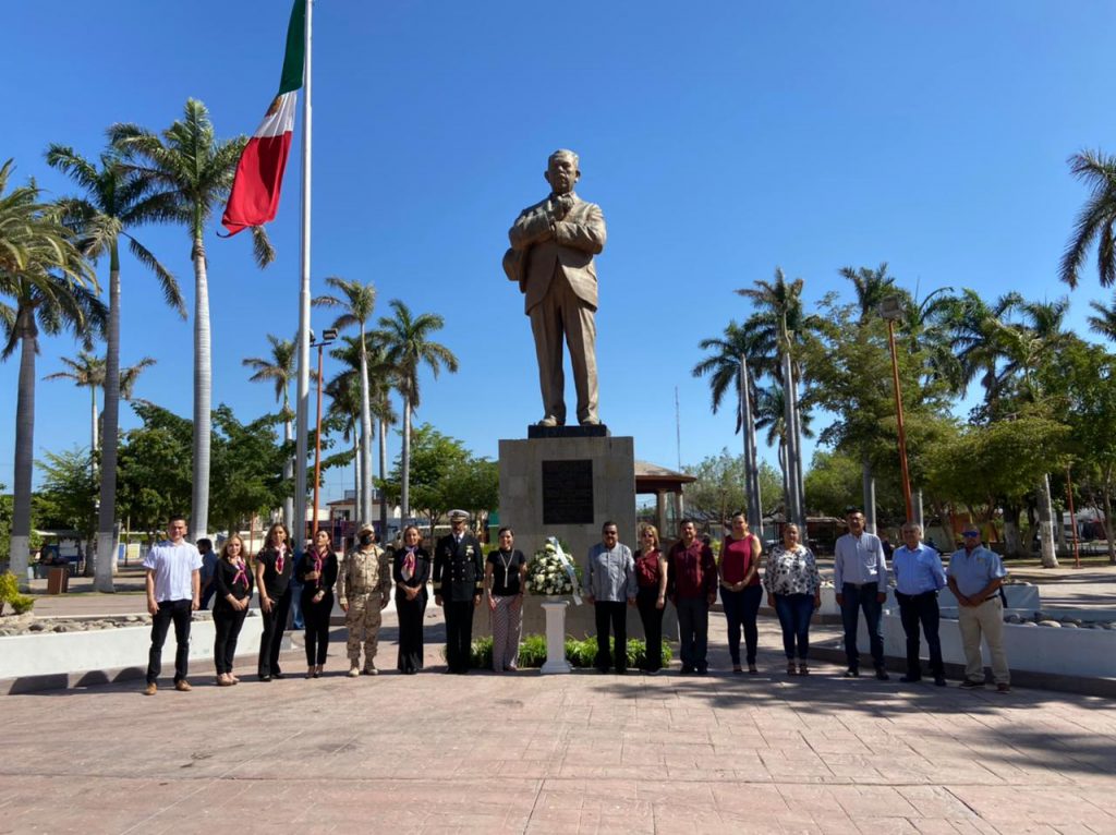 CONMEMORAN 127 ANIVERSARIO DE NATALICIO DEL EXPRESIDENTE LÁZARO CÁRDENAS DEL RÍO