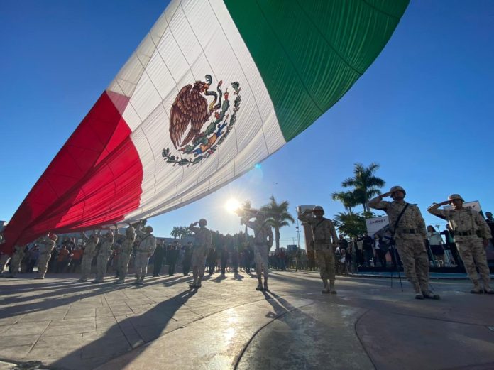 PRESIDE ALCALDE LAMARQUE CANO DESFILE CONMEMORATIVO AL 112 ANIVERSARIO DE LA REVOLUCIÓN MEXICANA