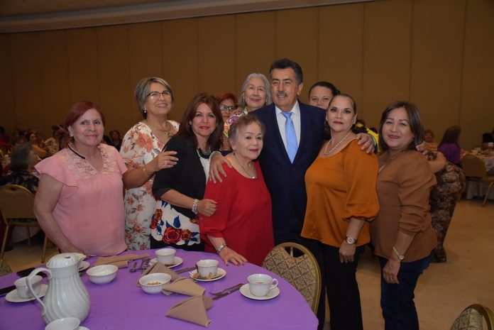 PARTICIPA LAMARQUE CANO EN FESTEJO A LAS MADRES JUBILADAS Y PENSIONADAS DEL AYUNTAMIENTO