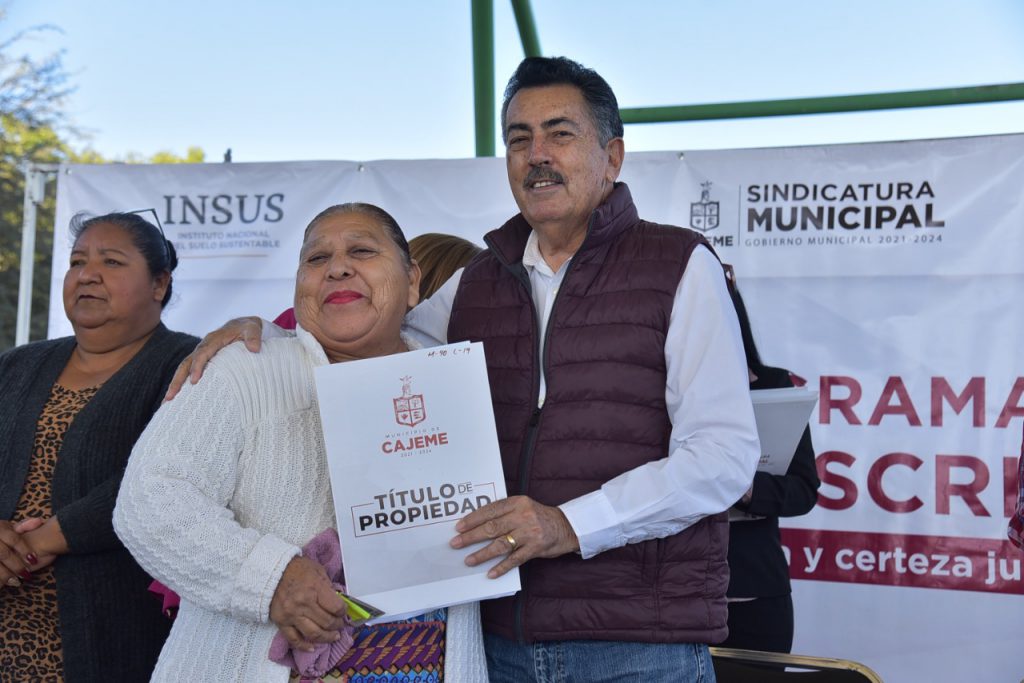 BRINDA ALCALDE LAMARQUE CANO CERTEZA JURÍDICA A FAMILIAS DE LA COLONIA BELTRONES