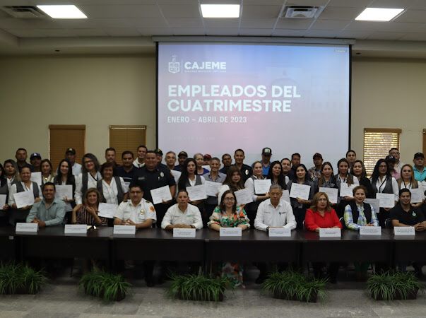 RECONOCEN POR SU DESEMPEÑO A 50 EMPLEADOS MUNICIPALES DEL CUATRIMESTRE ENERO-ABRIL