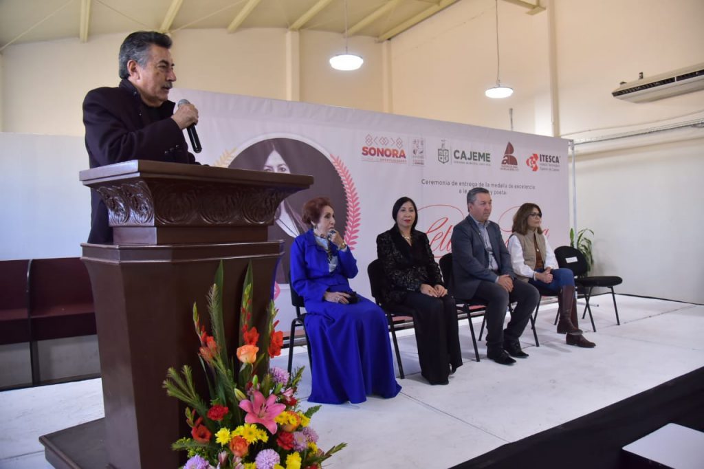 PARTICIPA LAMARQUE CANO EN ENTREGA DE MEDALLA A LA EXCELENCIA A ESCRITORA LETICIA LUNA