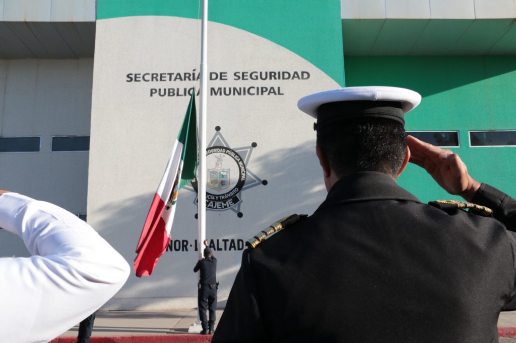 REALIZA POLICÍA MUNICIPAL TRADICIONAL LUNES CÍVICO