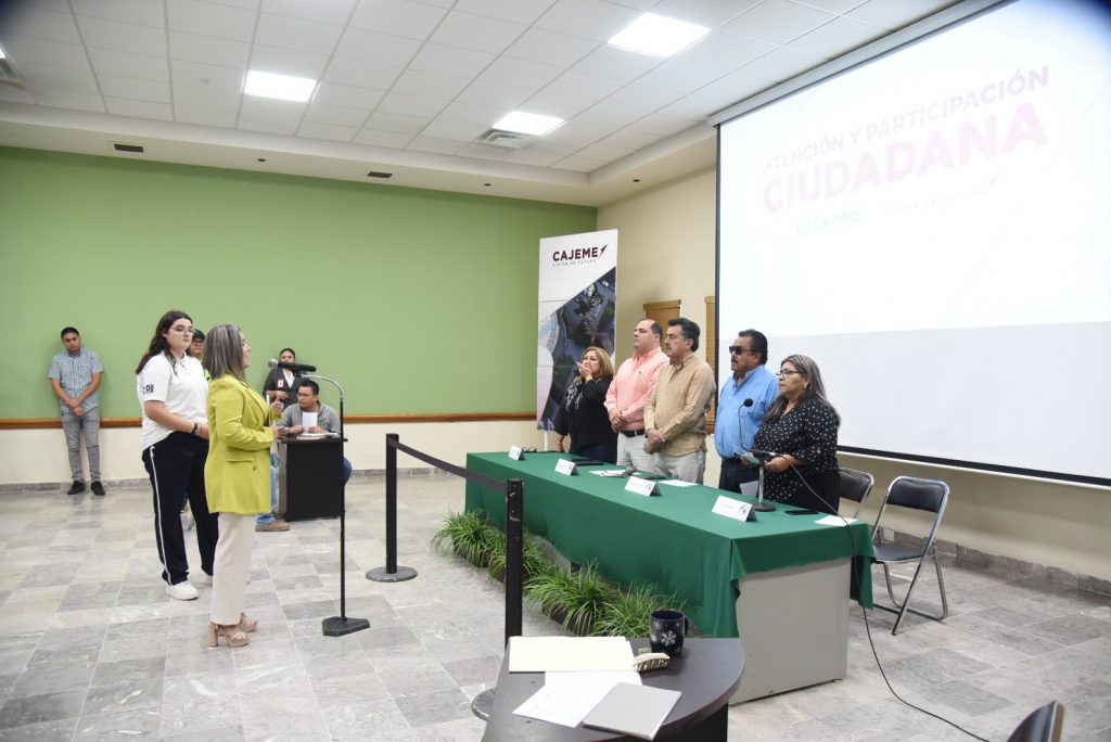 DONA LAMARQUE CANO INSTRUMENTOS PARA BANDA DE GUERRA A ESTUDIANTES DE PUEBLO YAQUI