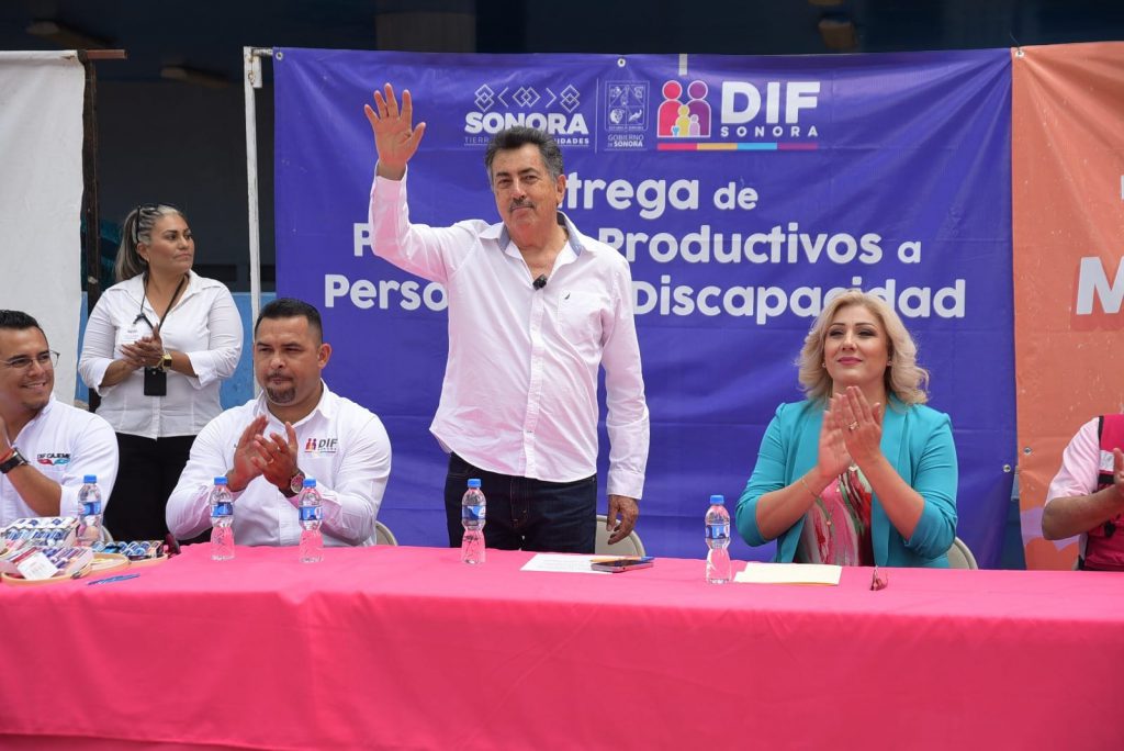 REALIZAN ENTREGA DE PROYECTOS PRODUCTIVOS Y CREDENCIALES DE DISCAPACIDAD EN CAJEME