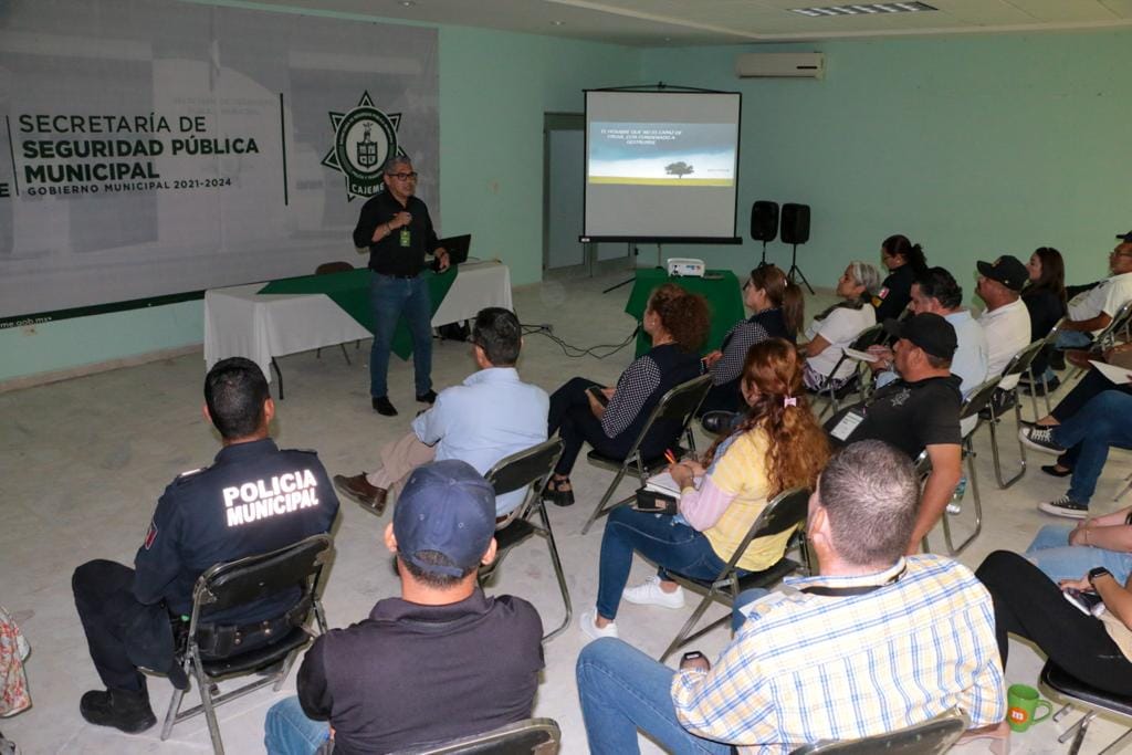 CAPACITAN A PERSONAL DE LA SSPM EN PREVENCIÓN DEL SUICIDIO