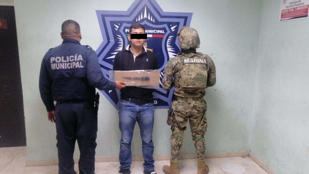 DETIENE SSPM A HOMBRE POR PRESUNTA PORTACIÓN DE ARMA PROHIBIDA.