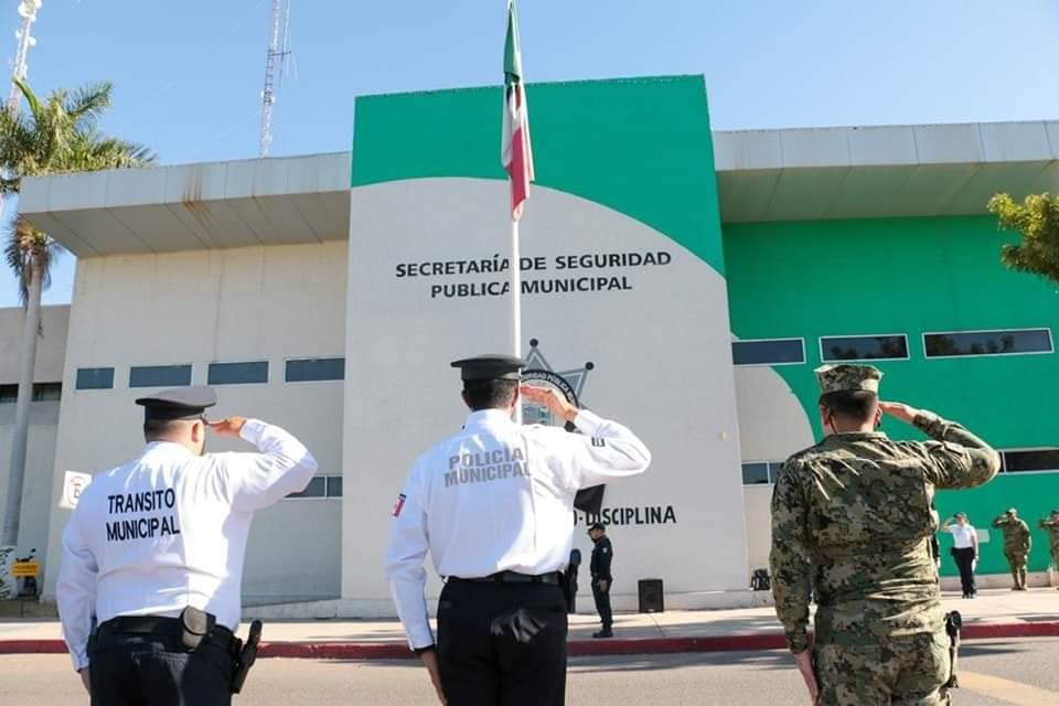 RINDE SSPM CEREMONIA CÍVICA CON IZAMIENTO DE BANDERA