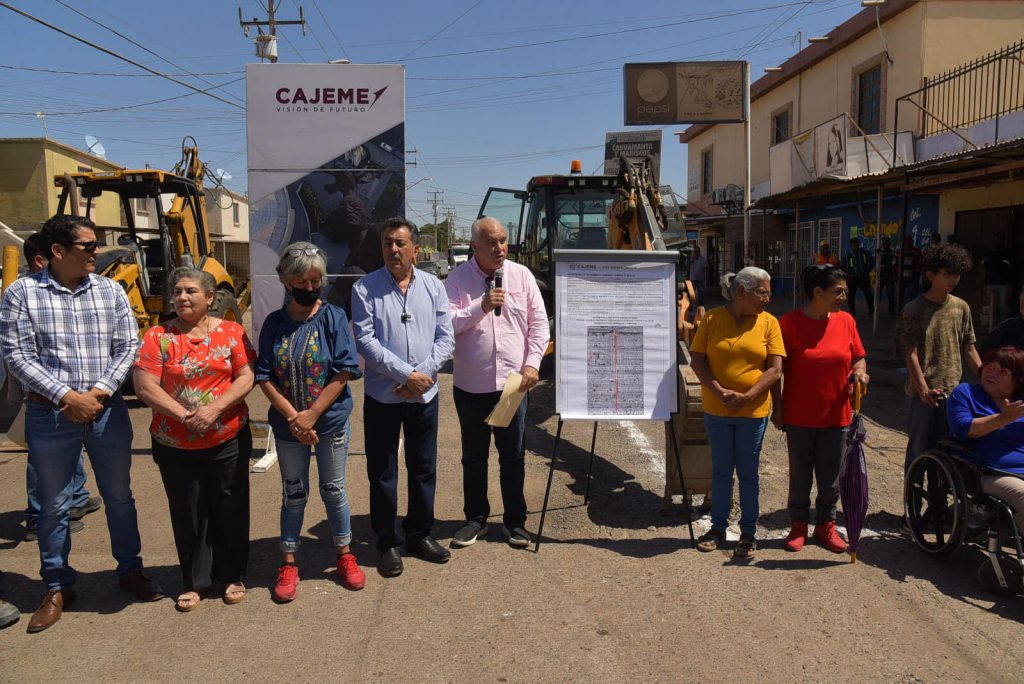 DA LAMARQUE CANO BANDERAZO A PAVIMENTACIÓN EN CALLES YAQUI Y PASEO MIRAVALLE