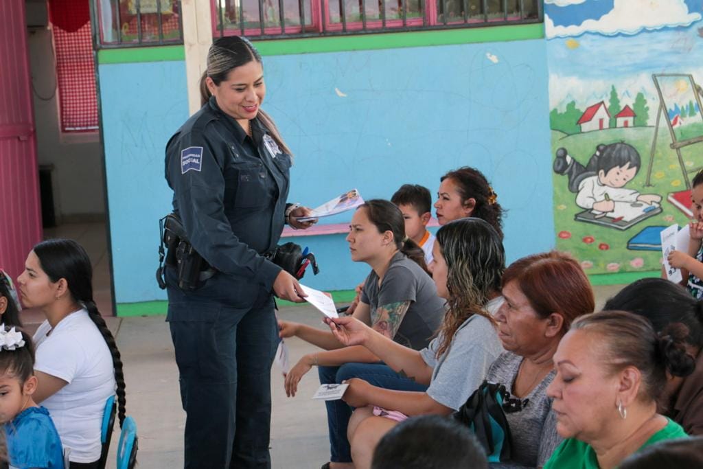 TRABAJA SSPM EN PREVENCIÓN DEL DELITO EN LA COLONIA SANTA FE