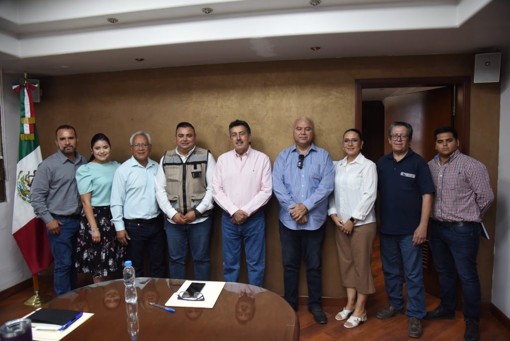 SE REÚNEN ALCALDES DE LA REGIÓN YAQUI CON TITULAR DE CECOP