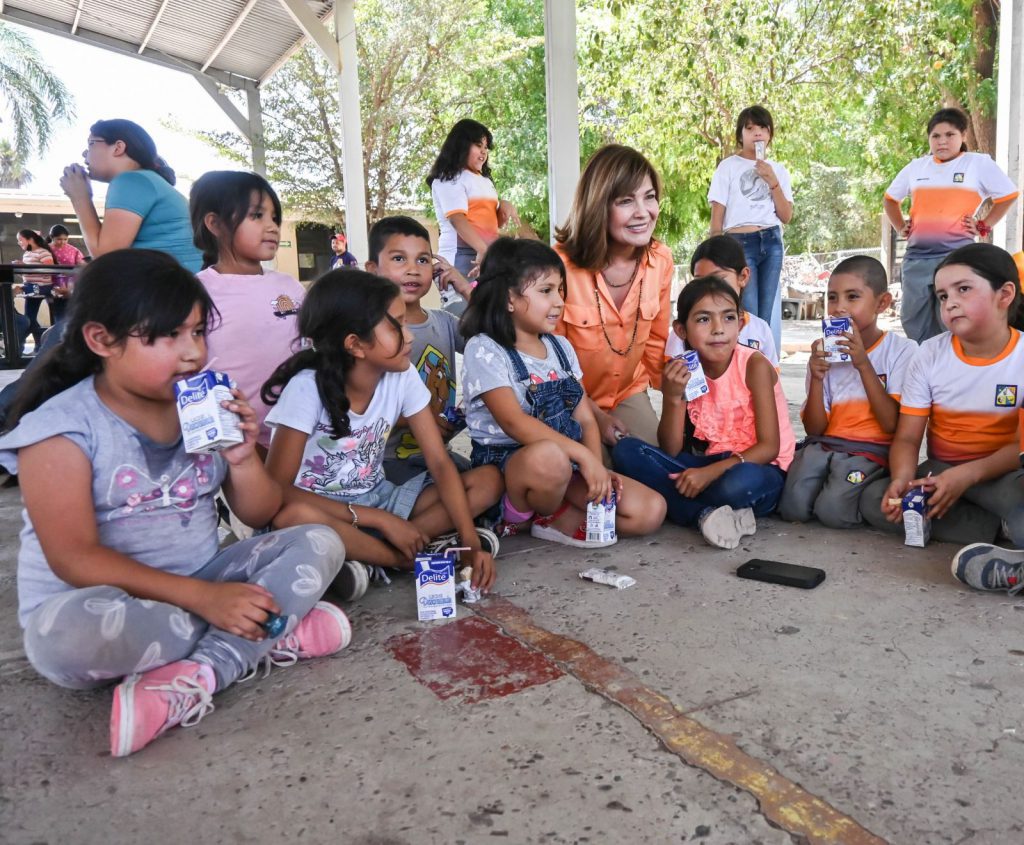 LLEVA DIF CAJEME DESAYUNOS ESCOLARES A ESCUELAS DEL MUNICIPIO