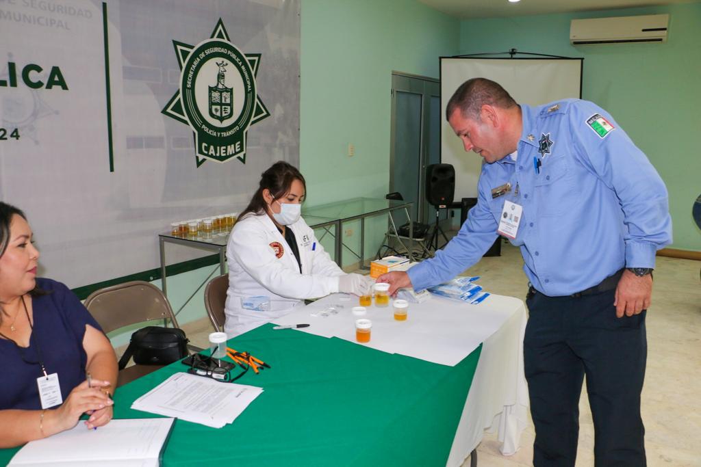 REALIZAN EXAMEN TOXICOLÓGICO A POLICÍAS MUNICIPALES