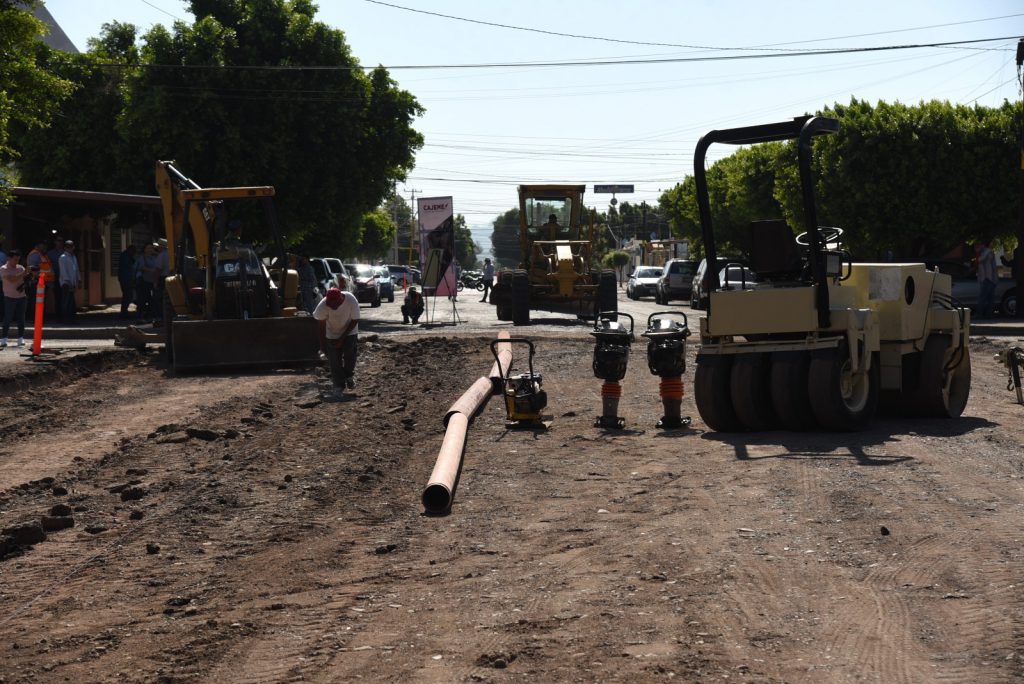 JAVIER LAMARQUE SIN DEJAR DE TRABAJAR: ARRANCA OBRA DE REHABILITACIÓN DE CALLES 6 DE ABRIL Y NIÑOS HÉROES