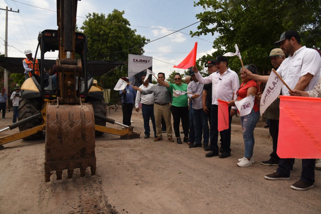 INICIA OBRA DE PAVIMENTACIÓN EN CALLE BENITO JUÁREZ