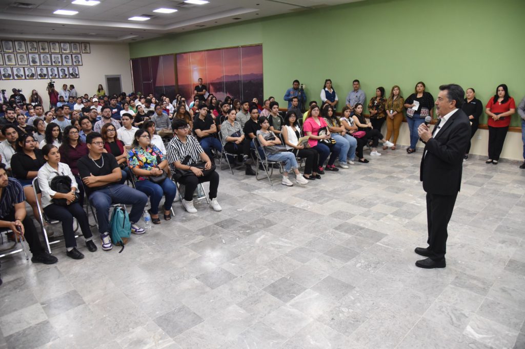 DA BIENVENIDA LAMARQUE CANO A 238 JÓVENES CONSTRUYENDO EL FUTURO