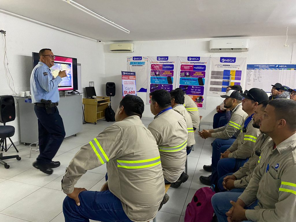 OFRECE SSPM CURSO A EMPRESA SOBRE MANEJO A LA DEFENSIVA Y LEYES DE TRÁNSITO