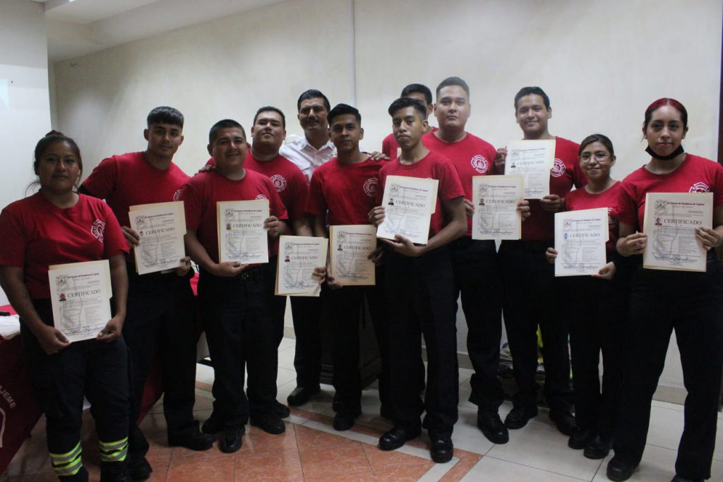 RECONOCE GOBIERNO MUNICIPAL A ELEMENTOS GRADUADOS DE LA ACADEMIA DE BOMBEROS GENERACIÓN 2023