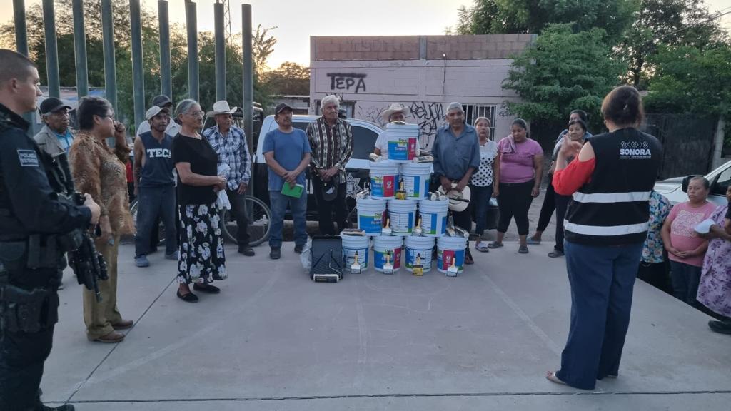 PROGRAMAS PREVENTIVOS ESTATAL Y MUNICIPAL DONAN PINTURAS A CASA DEL ABUELO CONTENTO