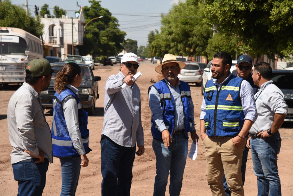 SUPERVISA LAMARQUE CANO INSTALACIÓN DE RED HIDROSANITARIA EN CALLE NIÑOS HÉROES