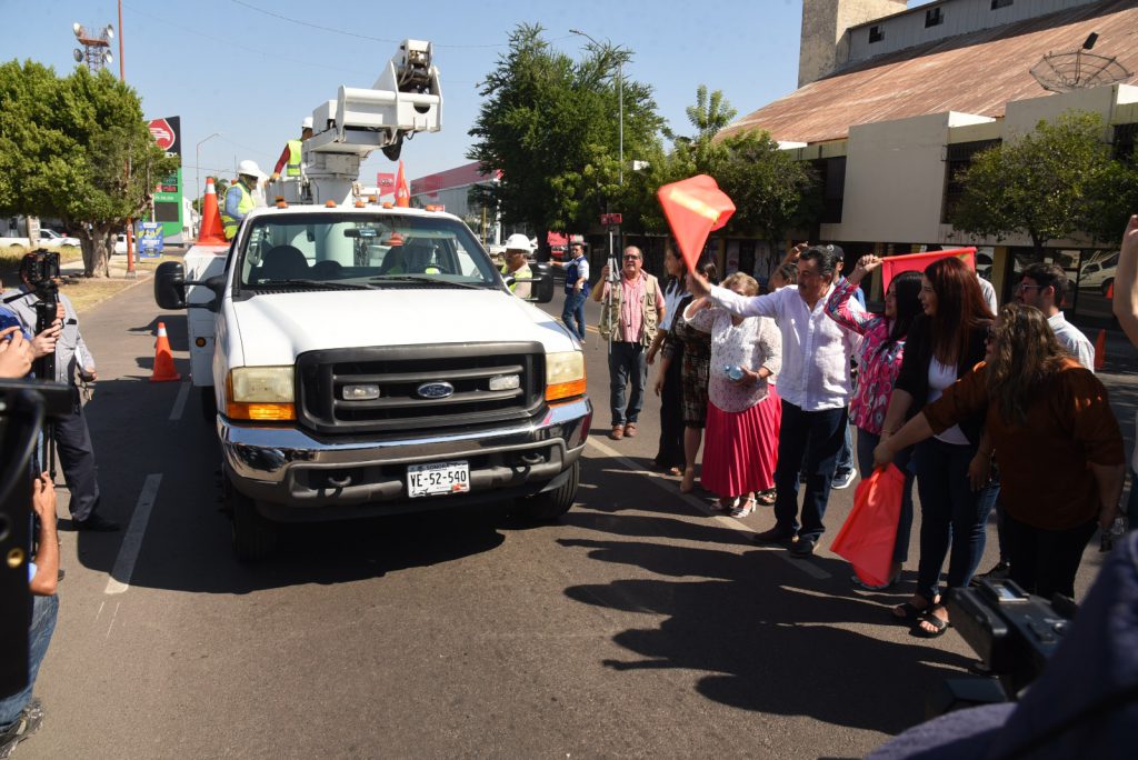 PONE EN MARCHA LAMARQUE CANO REHABILITACIÓN DE ALUMBRADO PÚBLICO