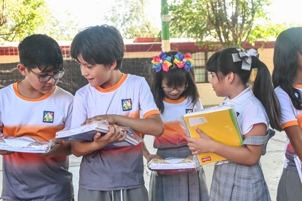 DIF CAJEME CONTINÚA LAS ENTREGAS DE ÚTILES ESCOLARES