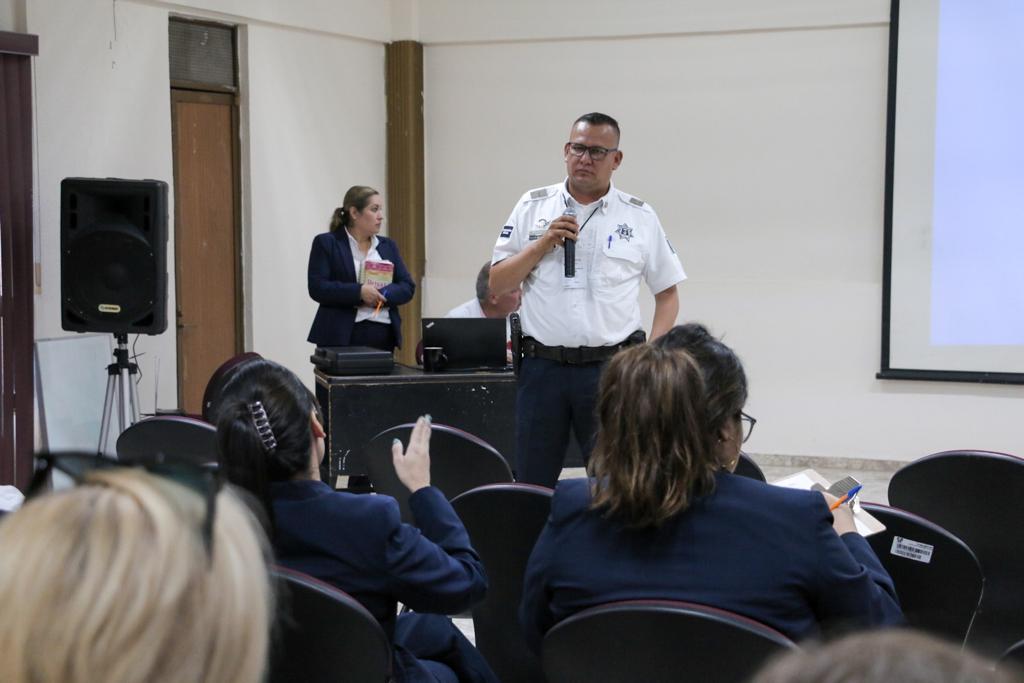 IMPARTE SSPM CURSO A CFE SOBRE PREVENCIÓN DE ACCIDENTES Y CULTURA DE LA VIALIDAD