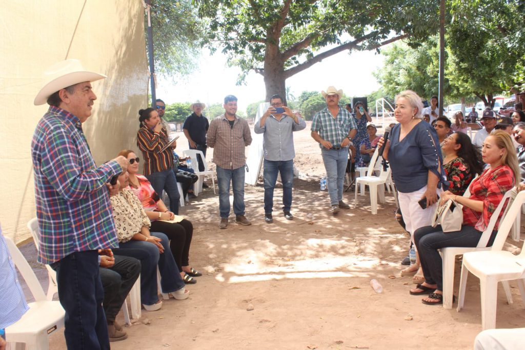 GOBIERNO MUNICIPAL REALIZA TRABAJO DE LIMPIEZA A CAMPO DE FÚTBOL EN PUEBLO YAQUI