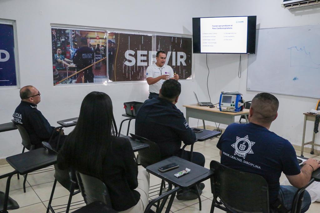 SE CAPACITA ACADEMIA DE POLICÍA MUNICIPAL CON CURSO DE PRIMEROS AUXILIOS