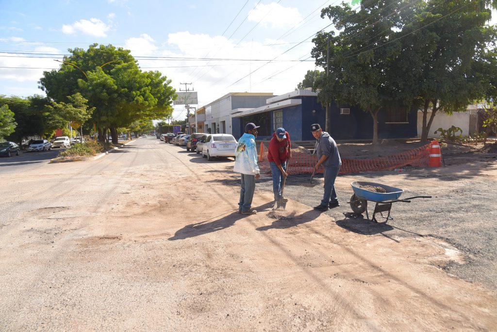 SUPERVISA LAMARQUE CANO AVANCES EN PAVIMENTACIÓN DE VIALIDADES