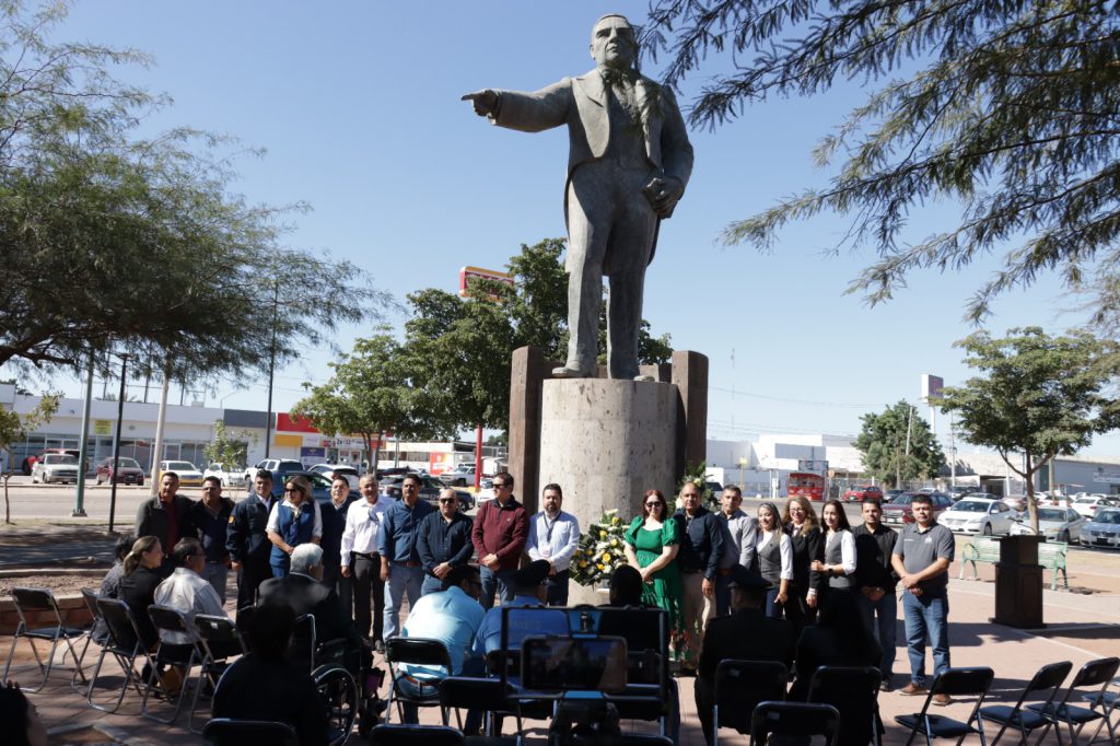 CONMEMORAN EL 218 ANIVERSARIO DEL NATALICIO DE BENITO JUÁREZ