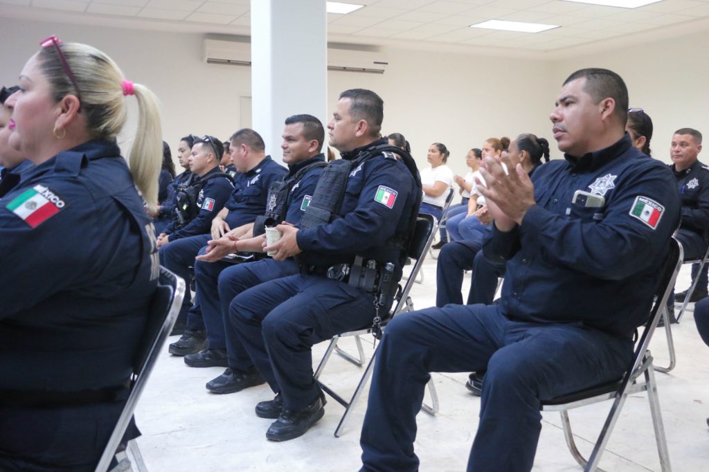 CAPACITAN A LAS Y LOS AGENTES DE LA SSPM EN EL MANEJO DE EMOCIONES