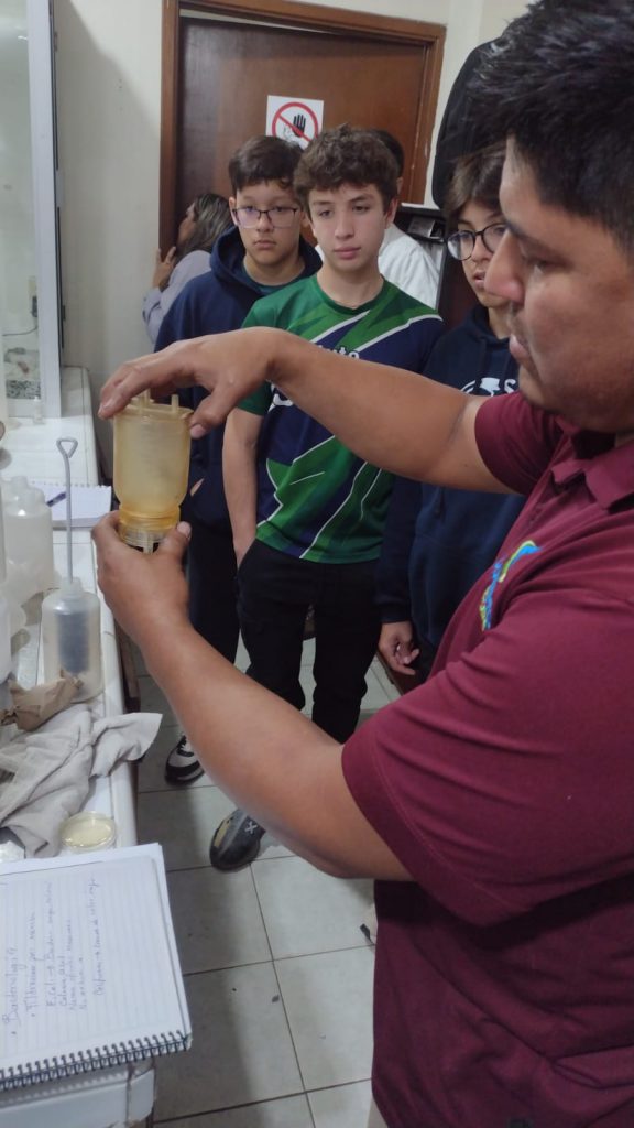 VISITAN ESTUDIANTES DE SECUNDARIA DE INSTITUTO SENDA PLANTAS POTABILIZADORAS DE AGUA