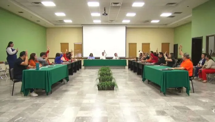 APRUEBA CABILDO RENUNCIA DE ANABEL ACOSTA ISLAS AL CARGO DE REGIDORA PROPIETARIA EN CAJEME