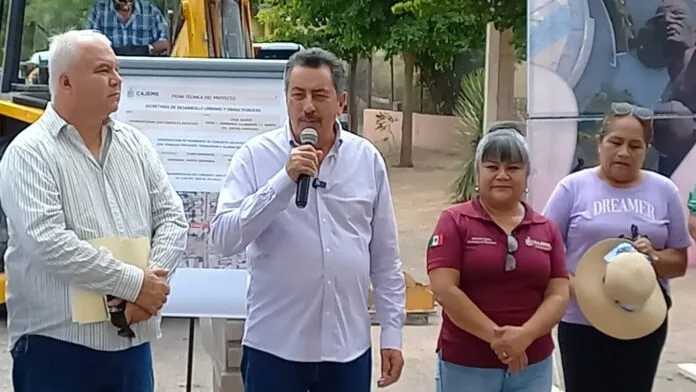 PONE EN MARCHA PRESIDENTE PAVIMENTACIÓN DE CALLE JALISCO EN NUEVA ESPERANZA