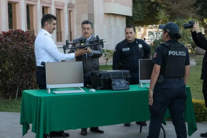 ENTREGA PRESIDENTE MUNICIPAL TRES PATRULLAS NUEVAS, DRON Y EQUIPO DE CÓMPUTO A SSPM
