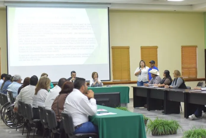 APOYA CABILDO ABIERTO PROYECTO PARA LA REHABILITACIÓN DEL CAMPO DE FÚTBOL DE LA COLONIA VALLE DORADO