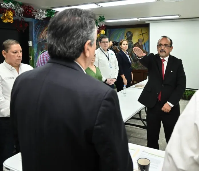 NOMBRA LAMARQUE CANO A JESÚS ANTONIO PONCE ZAVALA COMO DIRECTOR DEL IMIP