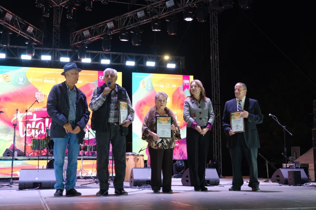 CONTINÚA CON ÉXITO FESTIVAL TETABIAKTE 2024 CON ENTREGA DE RECONOCIMIENTOS A PIONEROS CULTURALESDE CAJEME