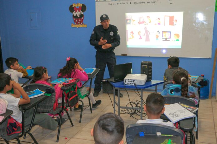 INSTALAN COMITÉ DE SEGURIDAD ESCOLAR CON PADRES DE FAMILIA DE LA PRIMARIA RAFAEL AMAYA EN LA PIONEROS