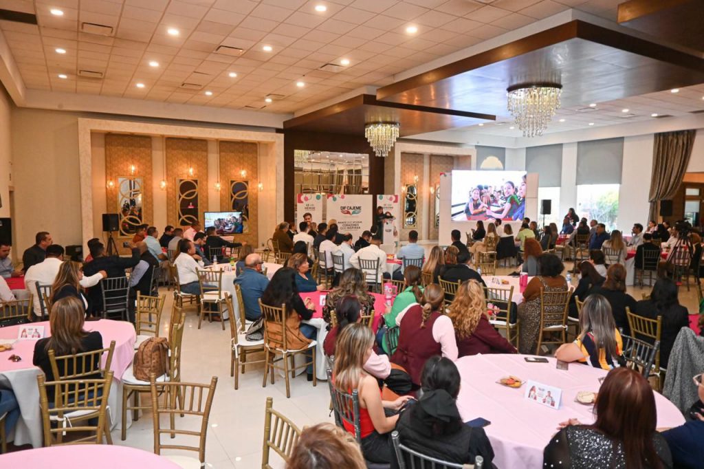 LA PRESIDENTA DEL DIF CAJEME, DRA. PATIÑO FIERRO, ENCABEZA ENCUENTRO DEL VOLUNTARIADO PARA IMPULSAR LA SUMA DE VOLUNTADES