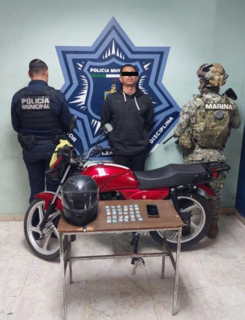 DETIENEN A SUJETO CON DOSIS DE PRESUNTO NARCÓTICO EN LA COLONIA CENTRO EN CAJEME