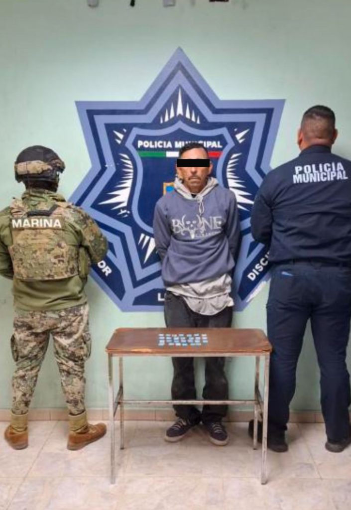 POLICÍA MUNICIPAL DE CAJEME APREHENDE A SUJETOS CON DROGA Y ARMA BLANCA