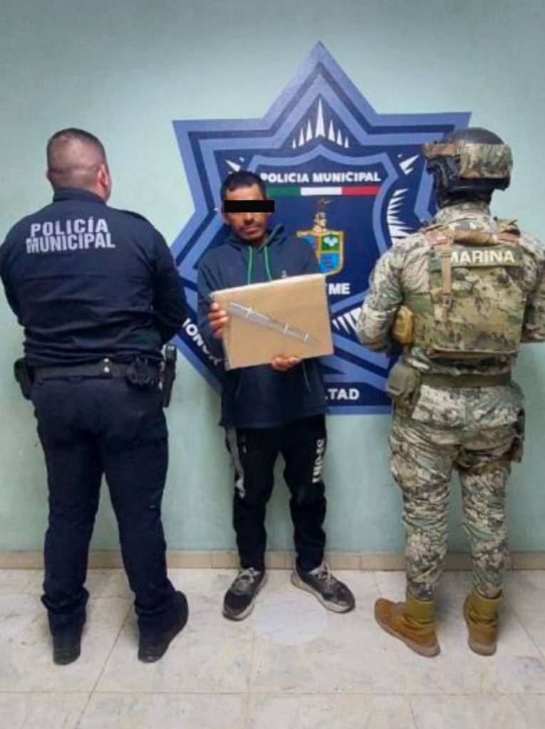 CAPTURA SSPM Y MARINA A INDIVIDUO CON DROGAS EN LA HIDALGO Y A OTRO CON ARMA BLANCA EN LA COLONIA CENTRO EN CAJEME