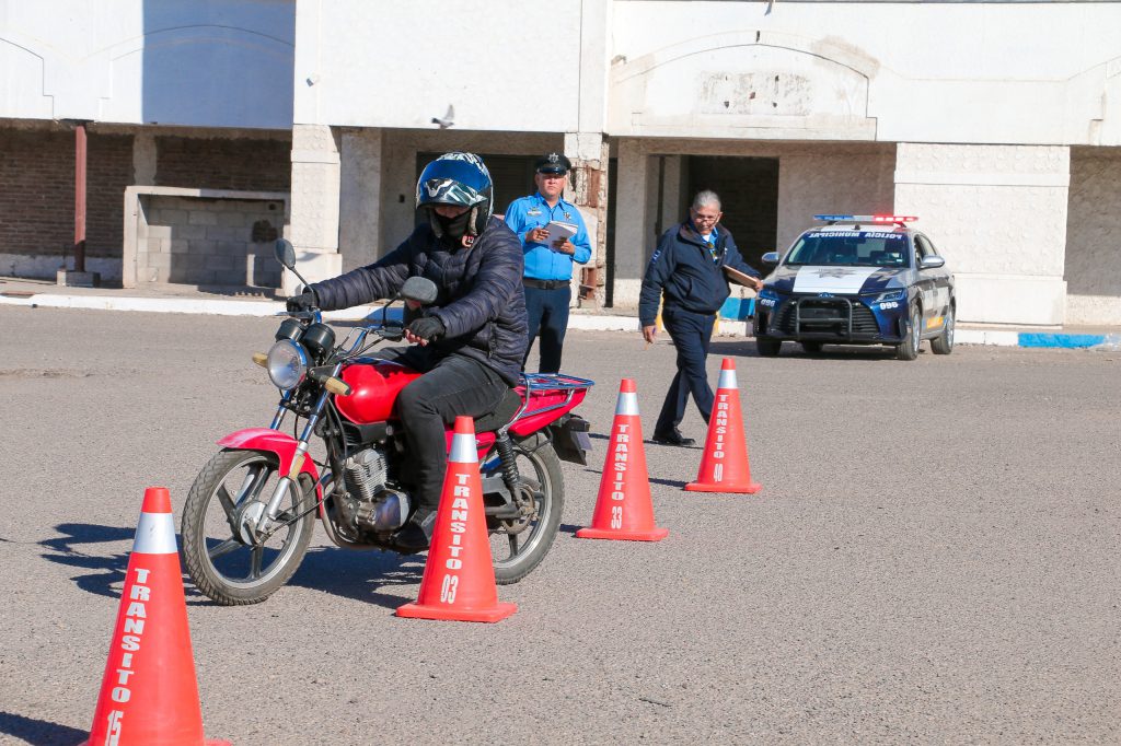 OFRECE EDUCACIÓN VIAL CURSO DE CONDUCCIÓN PARA CHOFERES