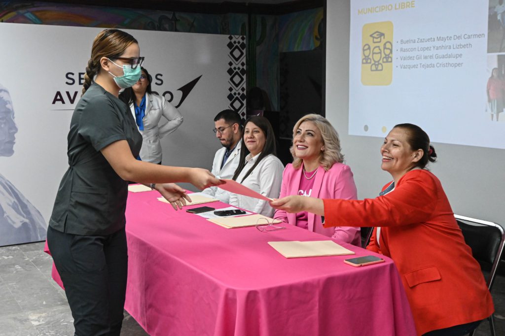 DIF CAJEME Y UNIVERSIDAD DURANGO SANTANDER ESTRECHAN LAZOS PARA OFRECER PRÁCTICAS PROFESIONALES A ESTUDIANTES DE ODONTOLOGÍA EN BENEFICIO DE LAS Y LOS ADULTOS MAYORES