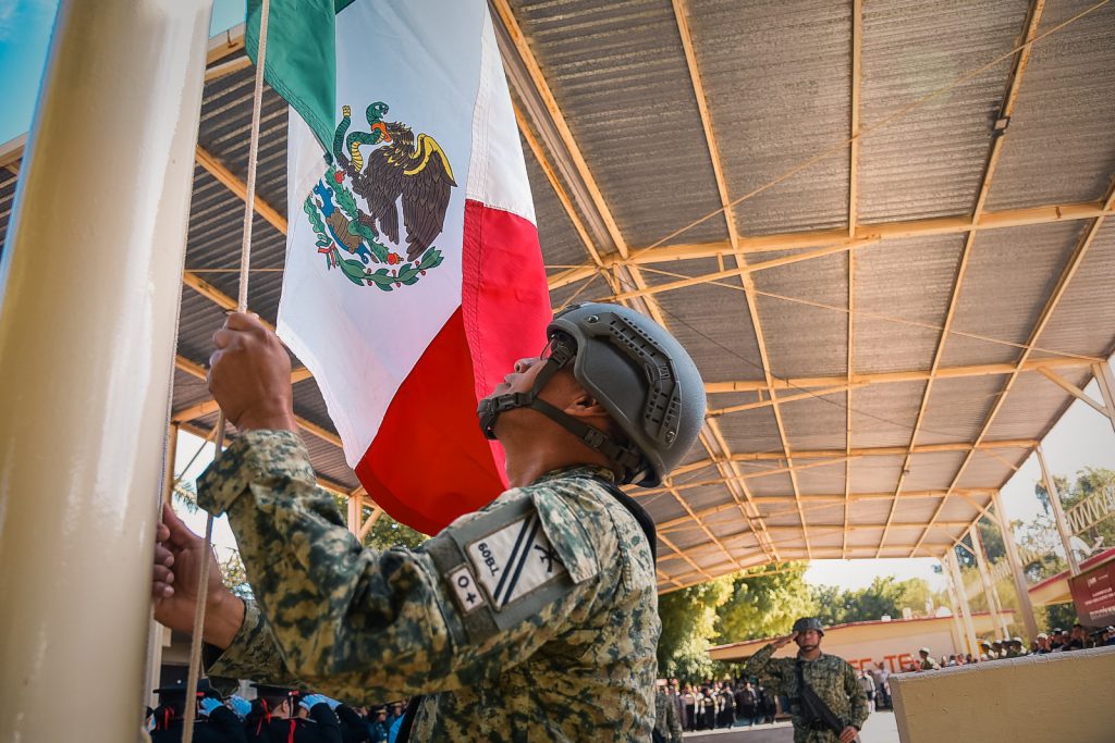 REALIZA GOBIERNO DE CAJEME CEREMONIA CÍVICA DE INCINERACIÓN Y ENTREGA DE BANDERAS EN EL PLANTEL CECYTES ESPERANZA